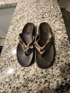 Coach Lindsey A8125 Signature Brown Thong Sandals